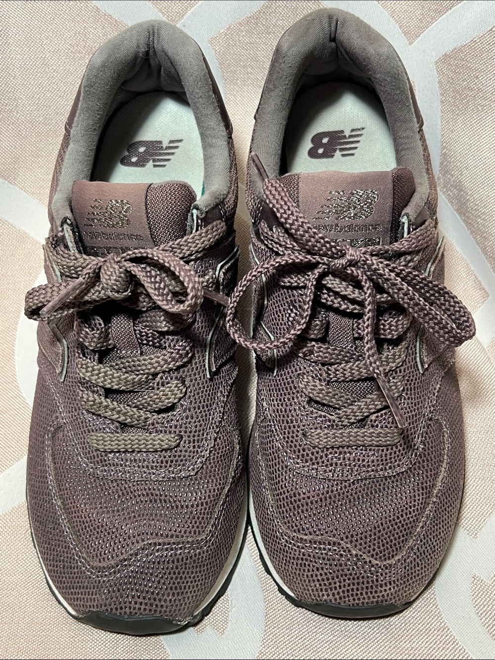 New Balance Women’s Dark Purple w/sparkle Athletic Sneakers 8Wide - Picture 2 of 9